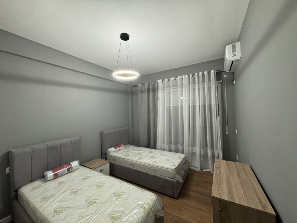 🏡 Appartamento 2+1+2 + Posto Auto in affitto 📍 Giardino Zoologico, Tirana