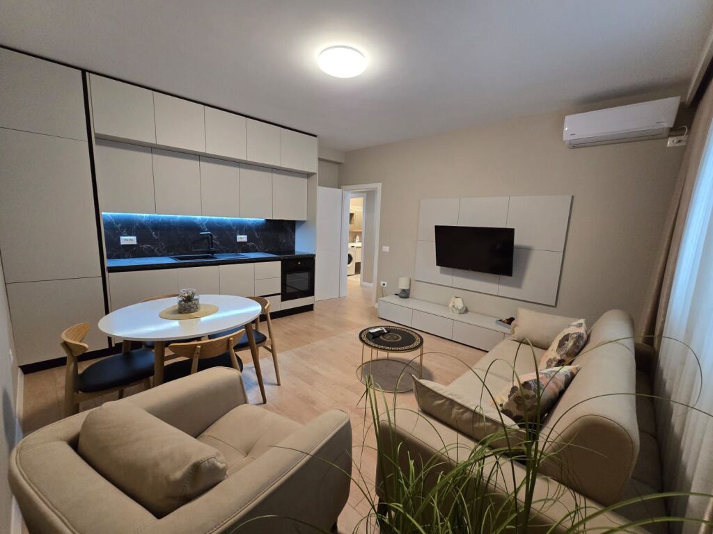 FOR RENT: APARTMENT 2+1 -📍 Kavaja Street, near the Orthodox Church