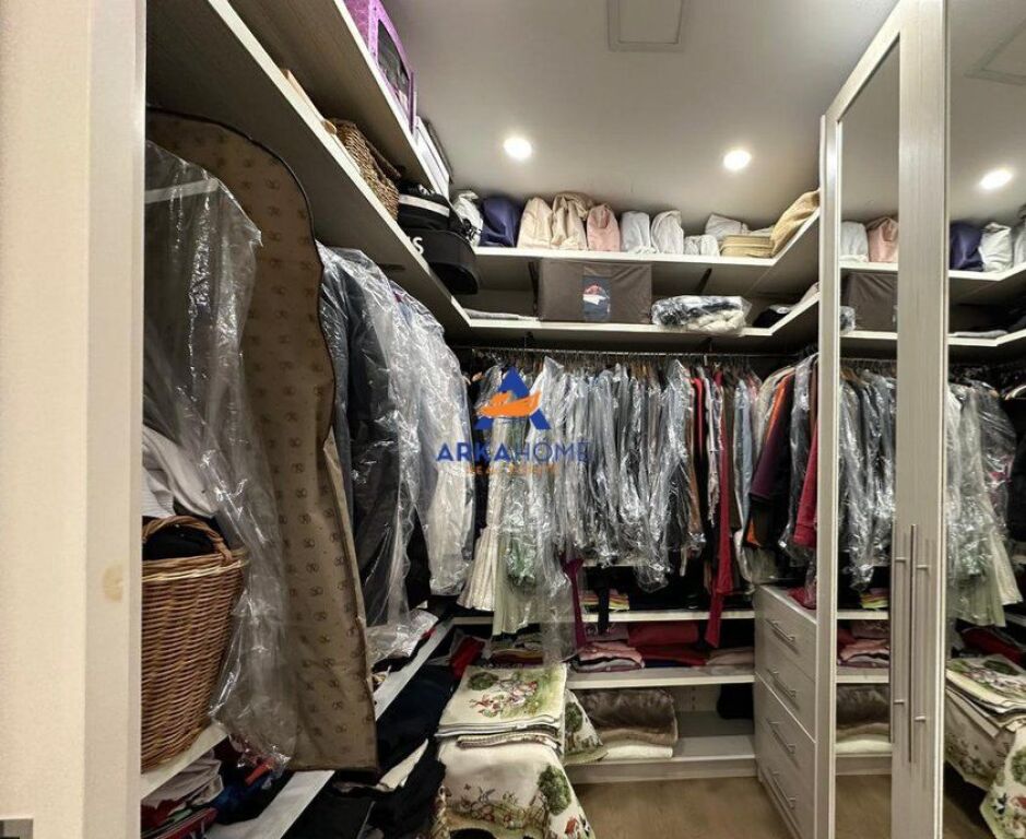 SHITET APARTAMENT 3+1+BALLKON+POST PARKIMI " KOMUNA E PARISIT " 365.000 EURO (+30.000 EURO POST PARKIMI)
