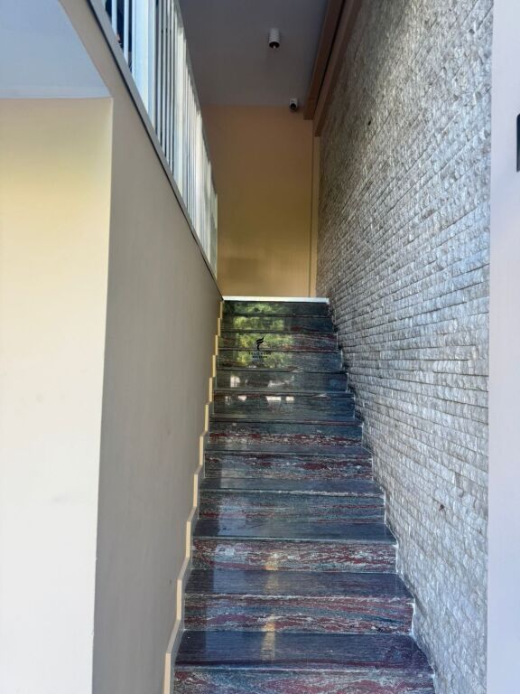 LOKAL ME QERA 60 M2 QENDER 180.000 LEKE FH-72888