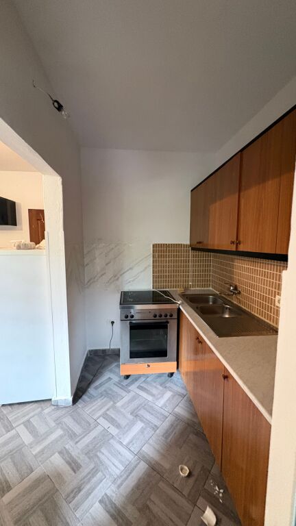 Apartment 1+1 for sale on Irfan Tomini Street
