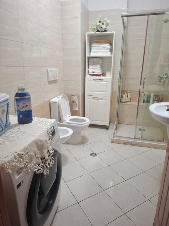 Jepet me qira apartament 2+1+1