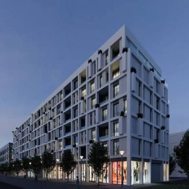 New Apartment At the square "Shqiponja"