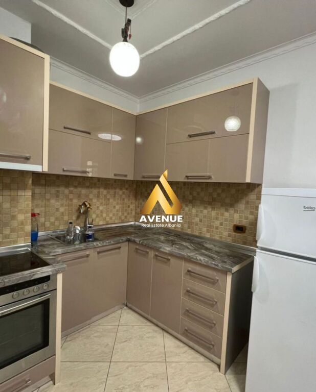 APARTAMENT ME QERA – Tek Rruga Dritan Hoxha, pranë Universiteti Mesdhetar i Shqipërisë