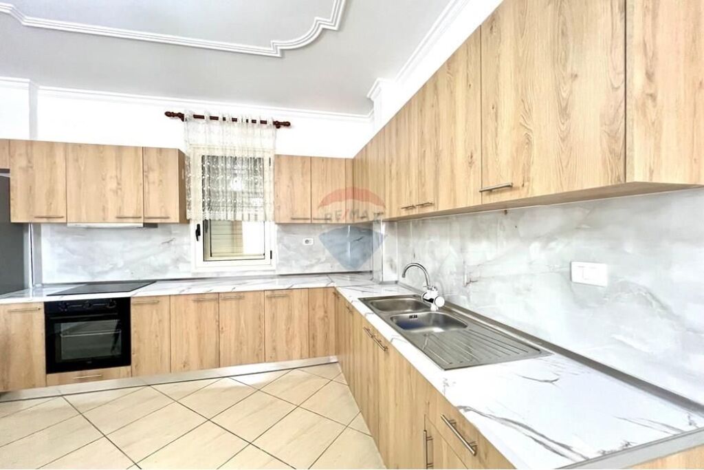 🏡 Apartment 2+1 for Rent – Near the Orthodox Church, Vlorë📍