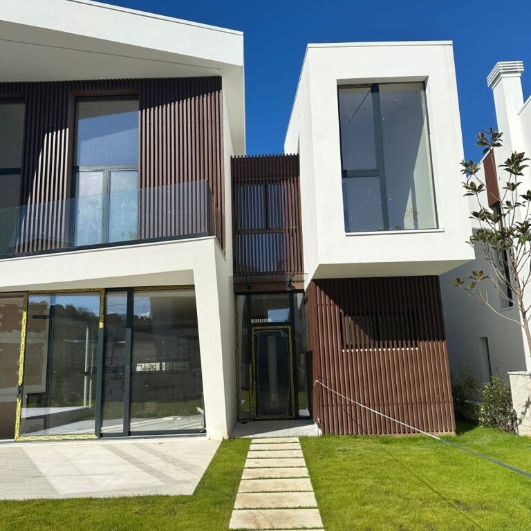 🏡✨ Shitet Vilë 3-Katëshe afër TEG-ut ✨🏡