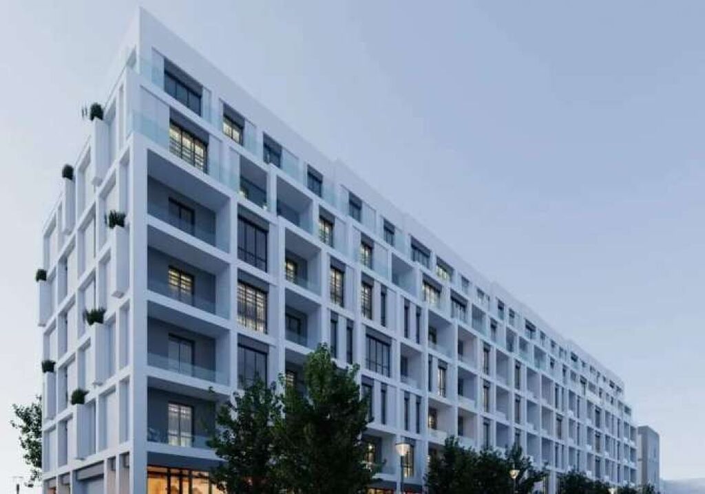 New Apartment At the square "Shqiponja"
