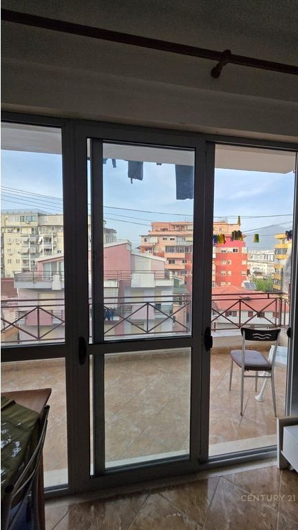 Shitet Apartament 1+1 , Kodra e Diellit 155,000 €