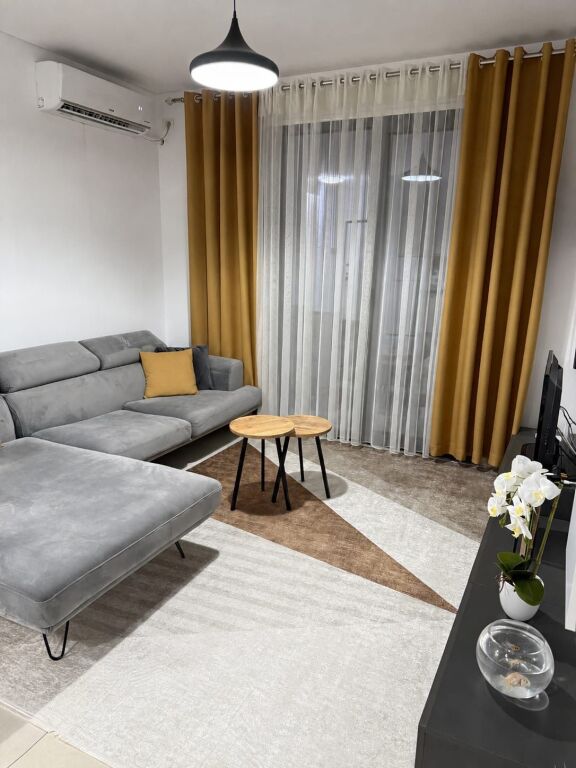 For rent Apartment 1+1 Building with arrow