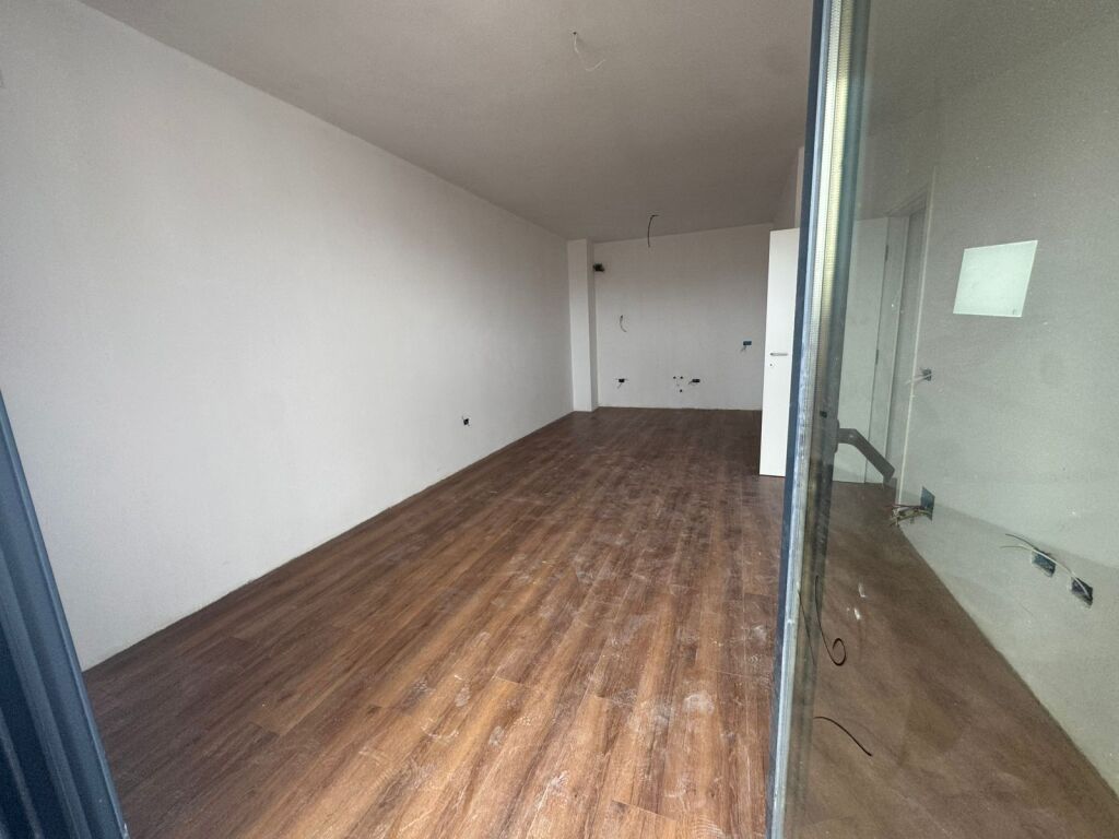 🏡 APPARTAMENTO IN VENDITA – Via Dibrës, vicino al Commissariato N. 4