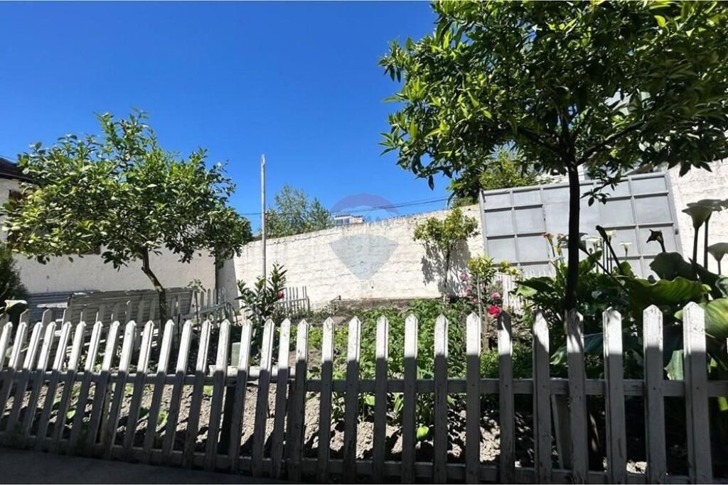 🏡 SHTËPI PRIVATE 1+1 ME QIRA PRANË CENTRALIT, VLORË