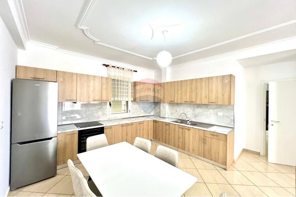 🏡 Apartment 2+1 for Rent – Near the Orthodox Church, Vlorë📍
