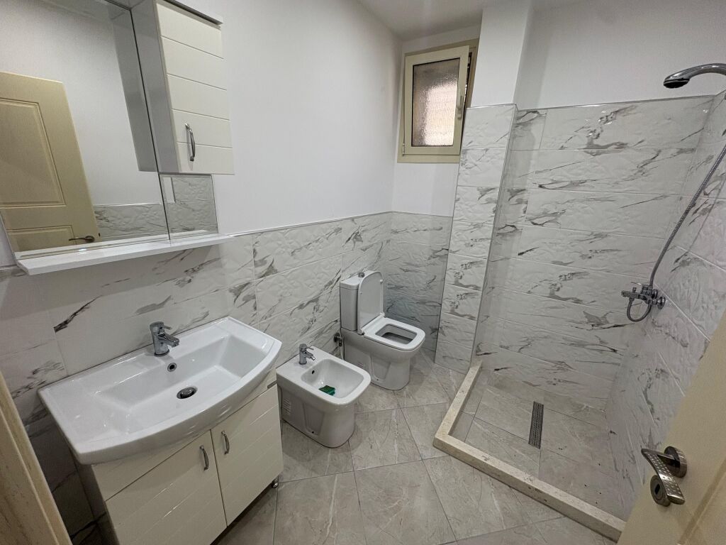 🏡 Appartamento 2+1 in affitto a Sauk, Tirana ✨
