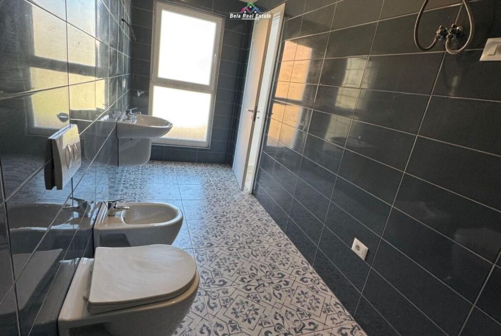 Ufficio In Affitto 1+1 Da Dritan Hoxha (ID BZ2945) Tirana.