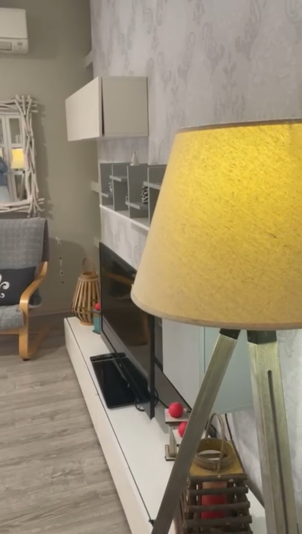 SHITET APARTAMENT 2+1 + BALLKON, selitë