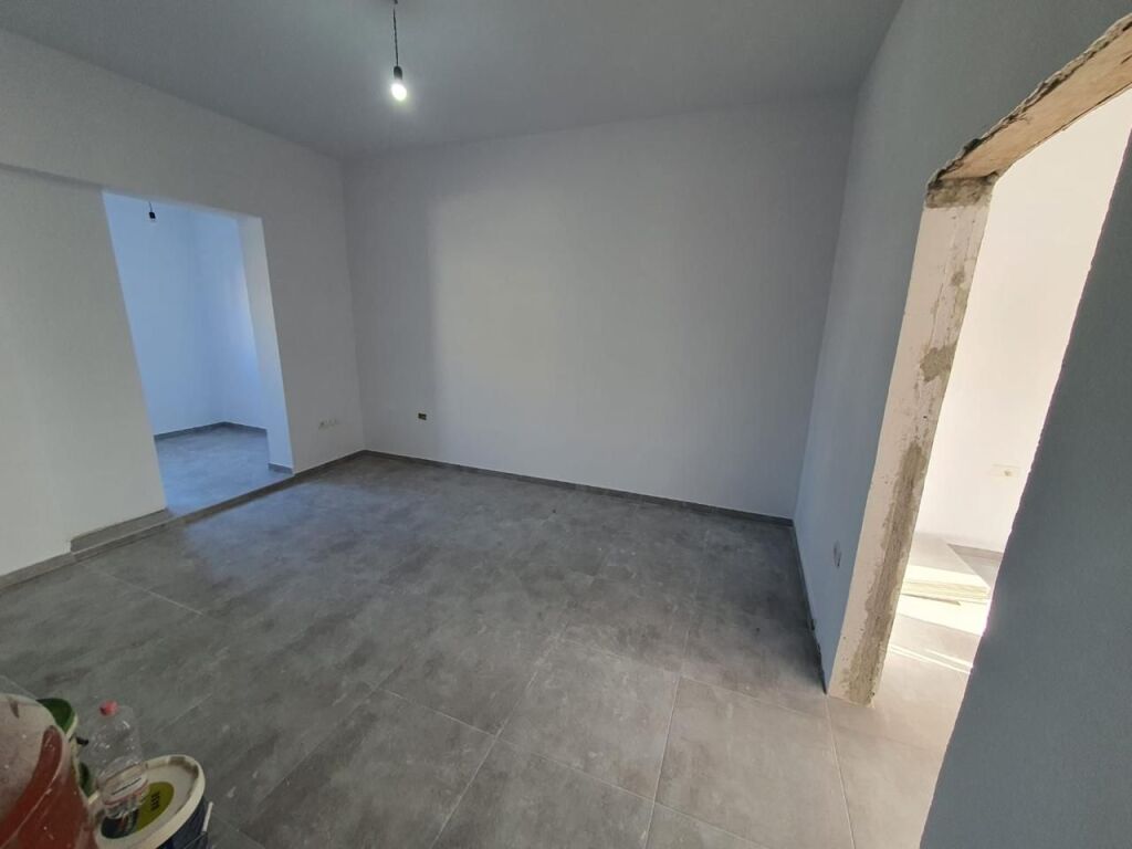 SHITET APARTAMENT 1+1 NË SHKOZET, DURRËS – LAGJA 14