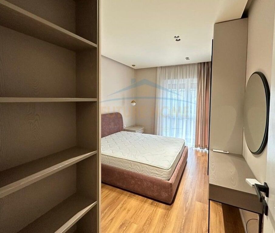 Qera, Apartament 1+1+Post Parkimi, Shkolla e Kuqe, Tirane