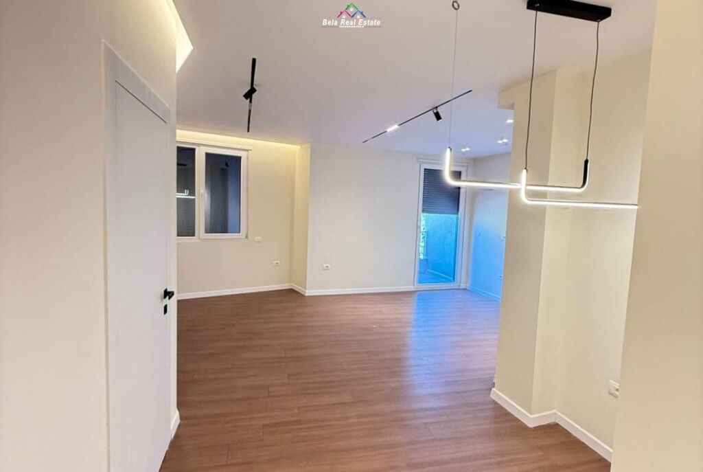 Apartament Ne Shitje 2+1+ Post Parkimi Prane Maternitetit te Ri (ID B120859) Tirane