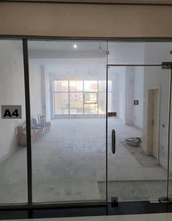 SHOP FOR SALE 70 M2 - BULEVARDI BLU, KAMEZ