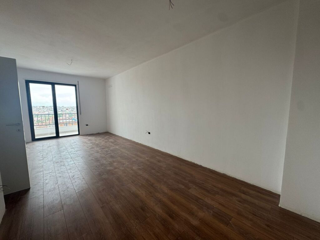 🏡 APPARTAMENTO IN VENDITA – Via Dibrës, vicino al Commissariato N. 4