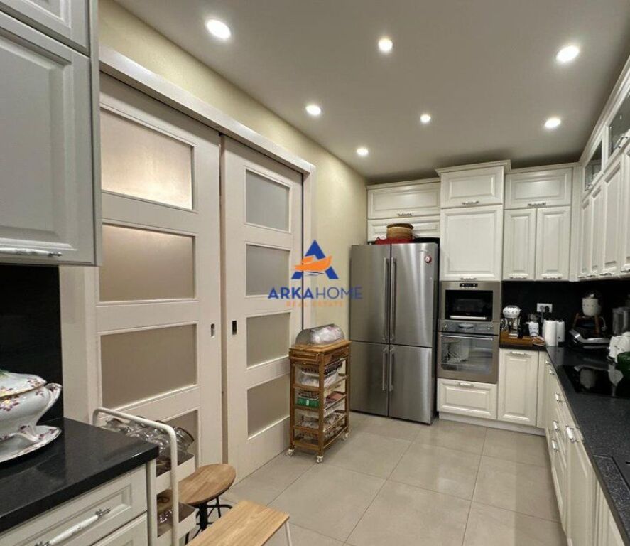 SHITET APARTAMENT 3+1+BALLKON+POST PARKIMI " KOMUNA E PARISIT " 365.000 EURO (+30.000 EURO POST PARKIMI)
