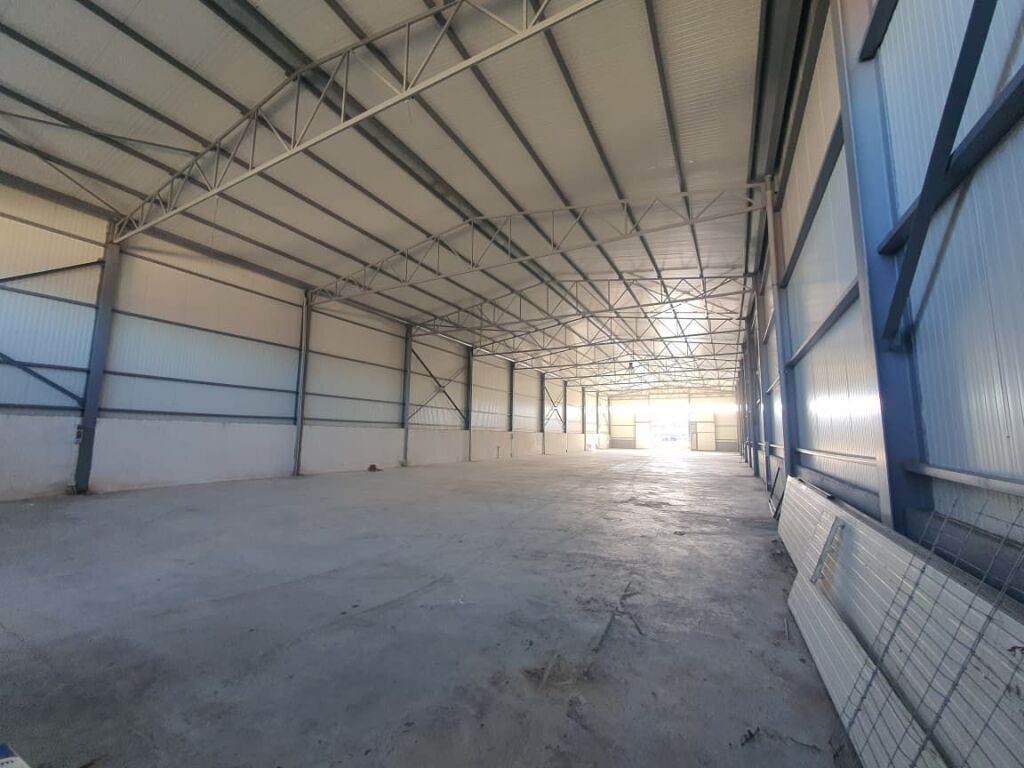 Warehouse of 1,000 m2 for RENT in Xhafzotaj