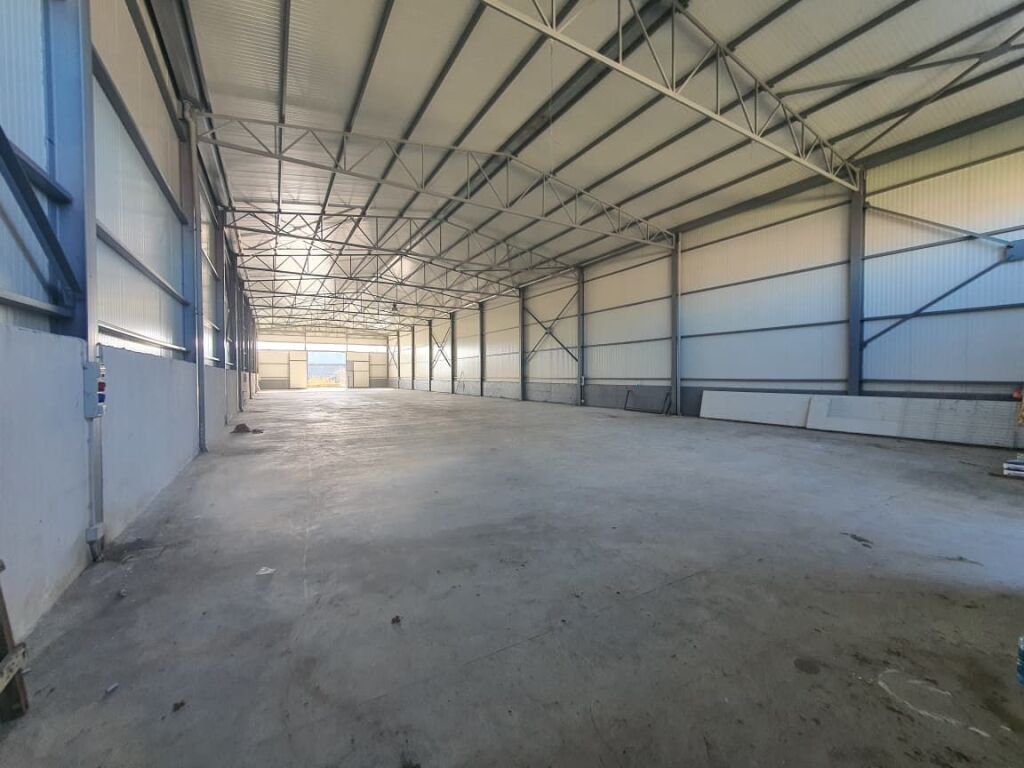 Warehouse of 1,000 m2 for RENT in Xhafzotaj