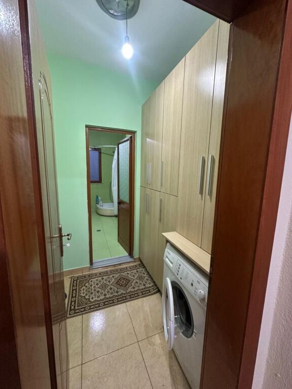 Qera Apartament 2+1  📍Rruga Jordan Misja Hyrje e kompletuar dhe mobiluar me te gjitha paisjet  Kati 2( me ashensor) Cmimi 40.000 lek/muaj