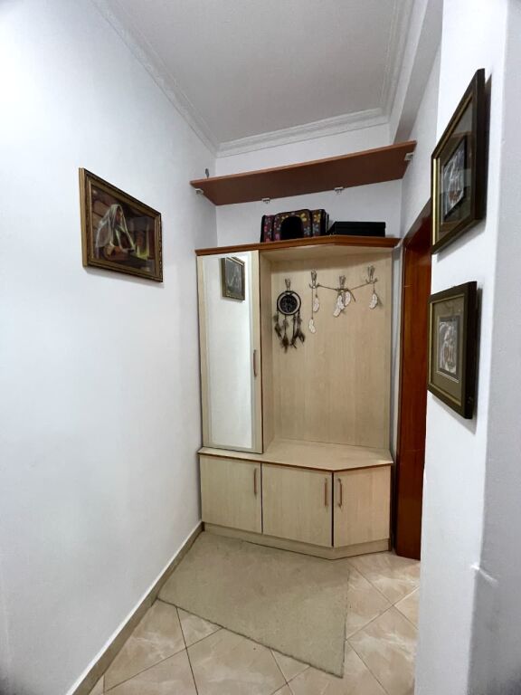 Jepet me qira apartament 1+1