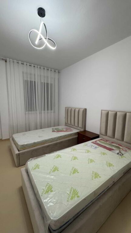 Apartament 2+1 me qera ne Kompleksin Star tek Ish Parku