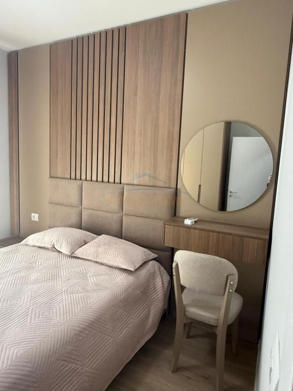Rent, Apartment 1+1, Zogu i Zi