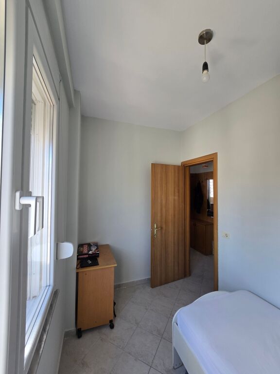 Apartament me qera qender