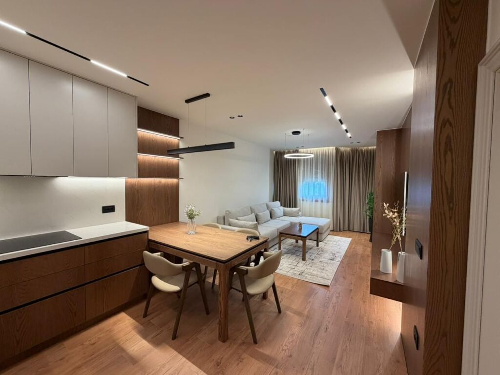 🏡 Appartamento super elegante 1+1 in affitto | 65 m² 📍Vicino allo Stadio Dinamo  ✨ Totalmente appena investito ✨ Arredamento moderno &amp; lavori di qualità ✨ Ambiente luminoso e molto confortevole ✨ Posizione premium, vicino a ogni servizio  💶 1200€ netto/