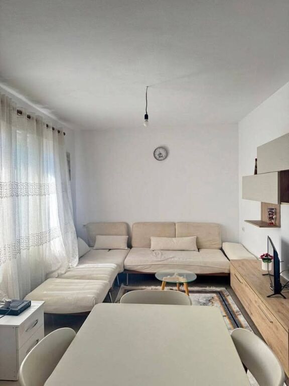 JEPET ME QIRA SHTEPI PRIVATE 1+1+PARKIM - SHKOZE, TIRANE