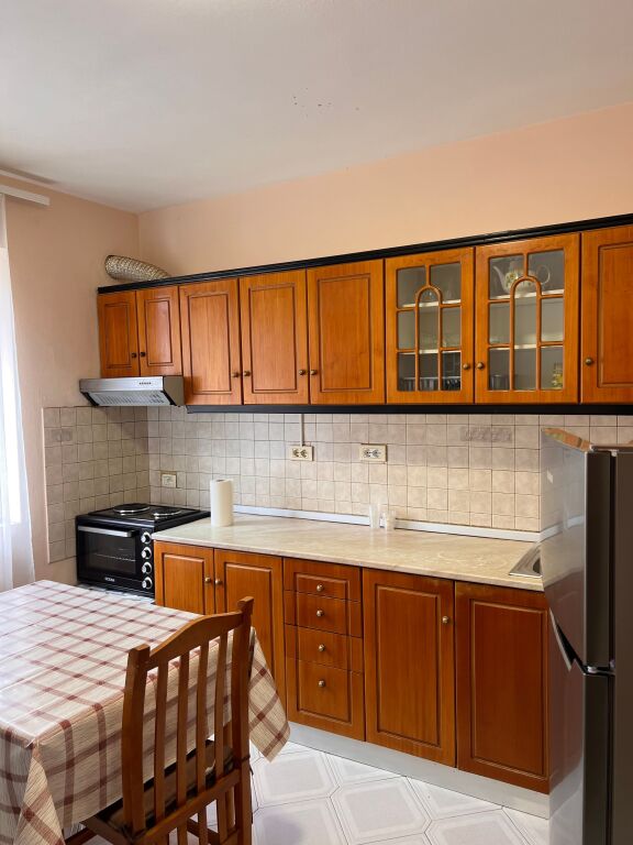 Jepet me qira 1+1 pas Shkolles Vasil Shanto 450 mije leke