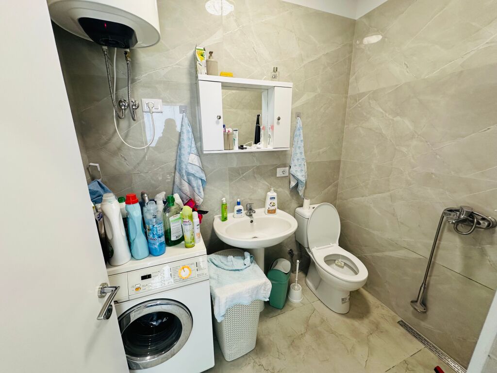Jepet Me Qera Apartament 1+1+1 Post Parkimi
