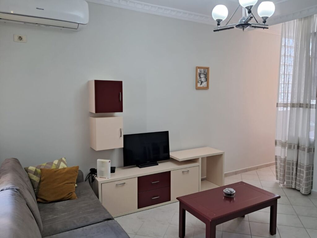 Apartament me qera qender