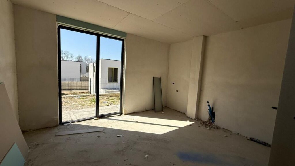 🏡 Villa for Sale – Farkë, Golden Oak