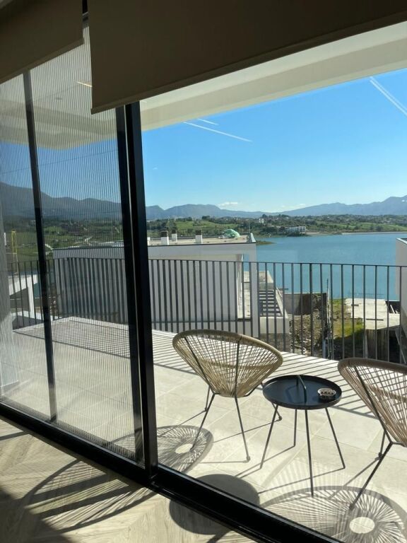 🏡 Villa Individuale in Vendita – Lago di Farka