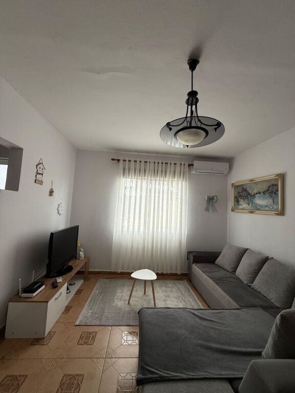 Rent | Apartament 1 + 1 | Ali Demi| 400 €/month