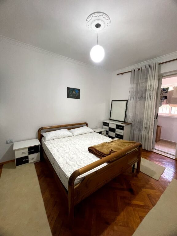 Jepet me qira apartament 1+1