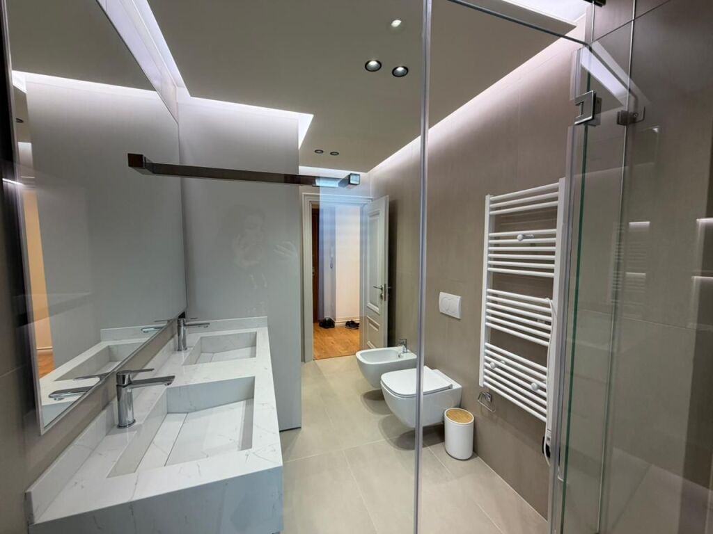 🏡 Appartamento super elegante 1+1 in affitto | 65 m² 📍Vicino allo Stadio Dinamo  ✨ Totalmente appena investito ✨ Arredamento moderno &amp; lavori di qualità ✨ Ambiente luminoso e molto confortevole ✨ Posizione premium, vicino a ogni servizio  💶 1200€ netto/