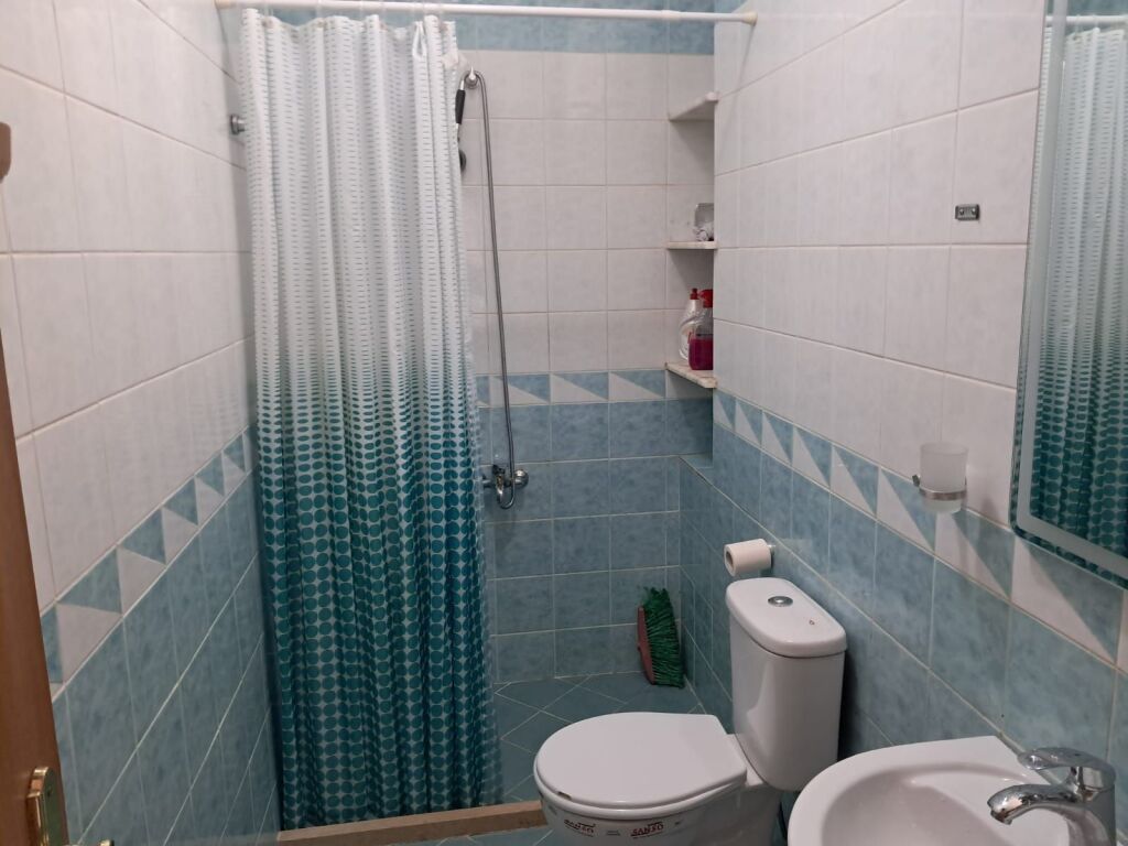 Apartament me qera qender