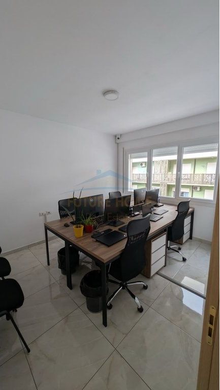 Rent, Office space, Zogu i Zi