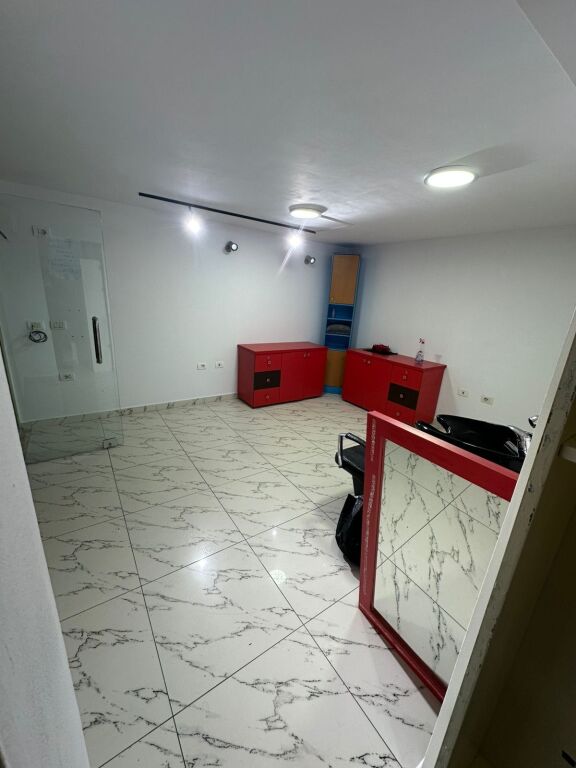 Business premises for rent !