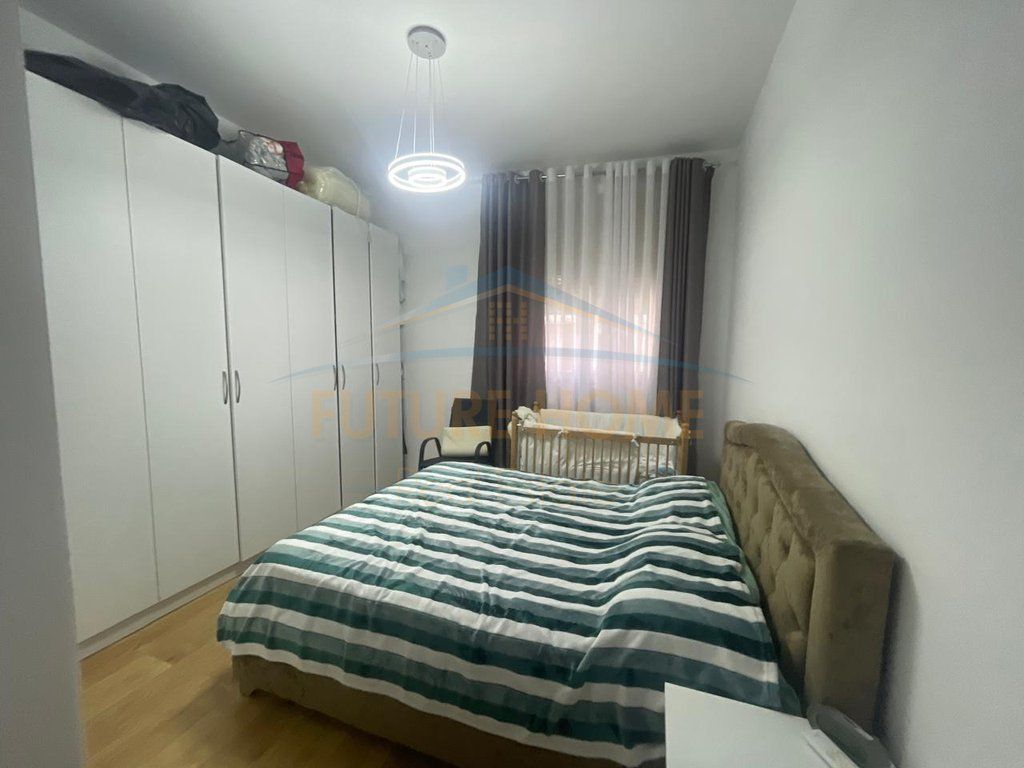 Shitet apartament 1+1 Shkolla e Kuqe Tiran
