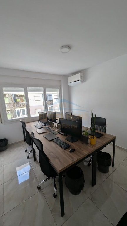Rent, Office space, Zogu i Zi