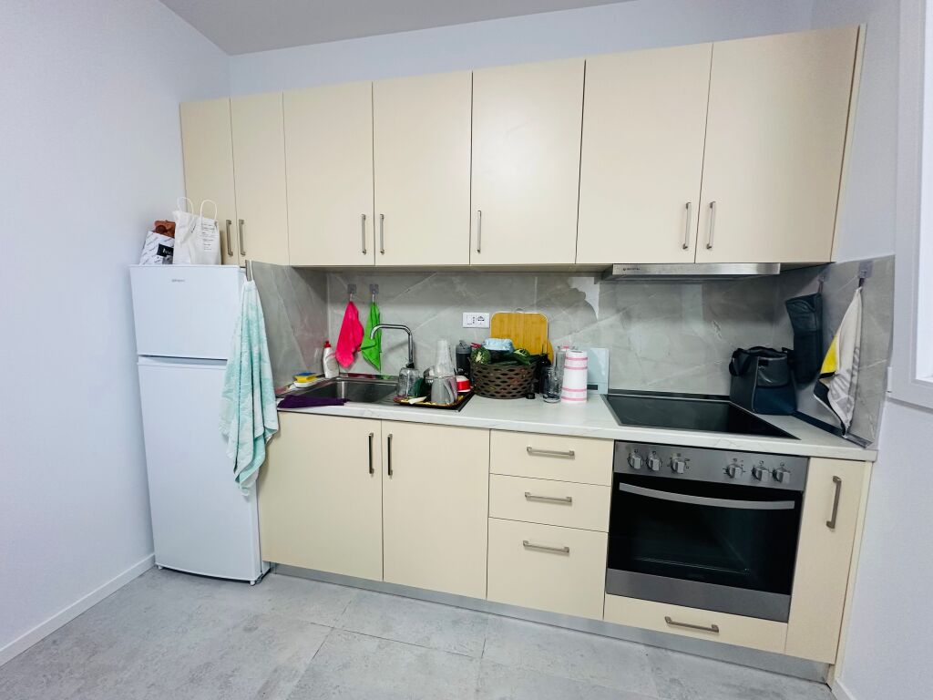 Jepet Me Qera Apartament 1+1+1 Post Parkimi