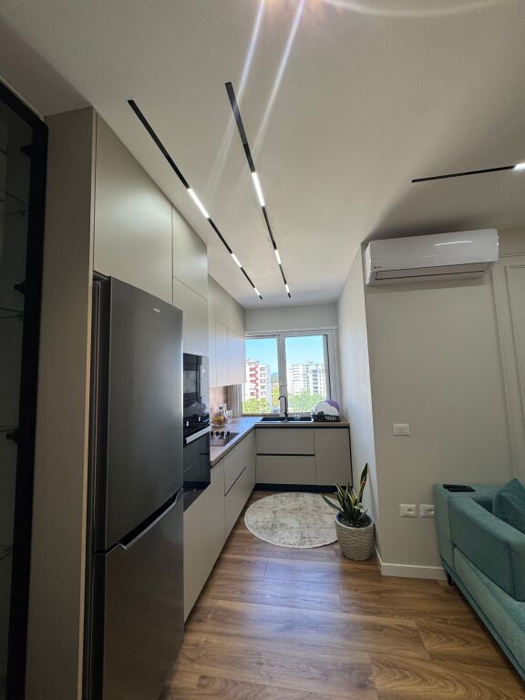 Shitet Apartament 2+1 Vlore