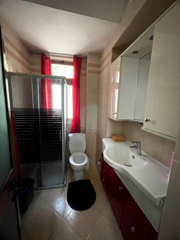 Jepet me qira apartament 1+1